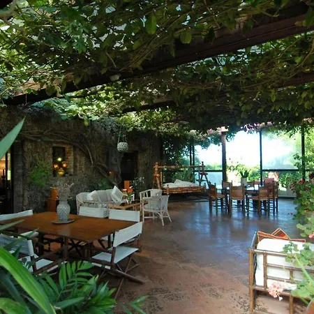 Villa Margaret 8&2, Emma Villas *